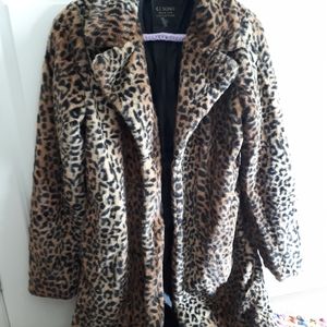 Faux fur Cheetah/leopard print coat